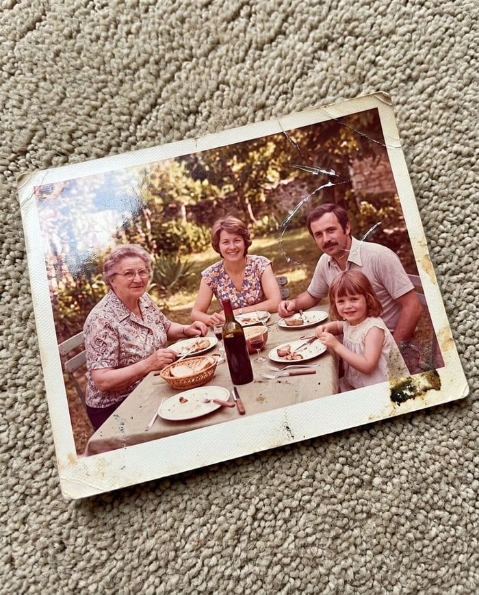 Photo couleur de 1978 virée à l'orange
